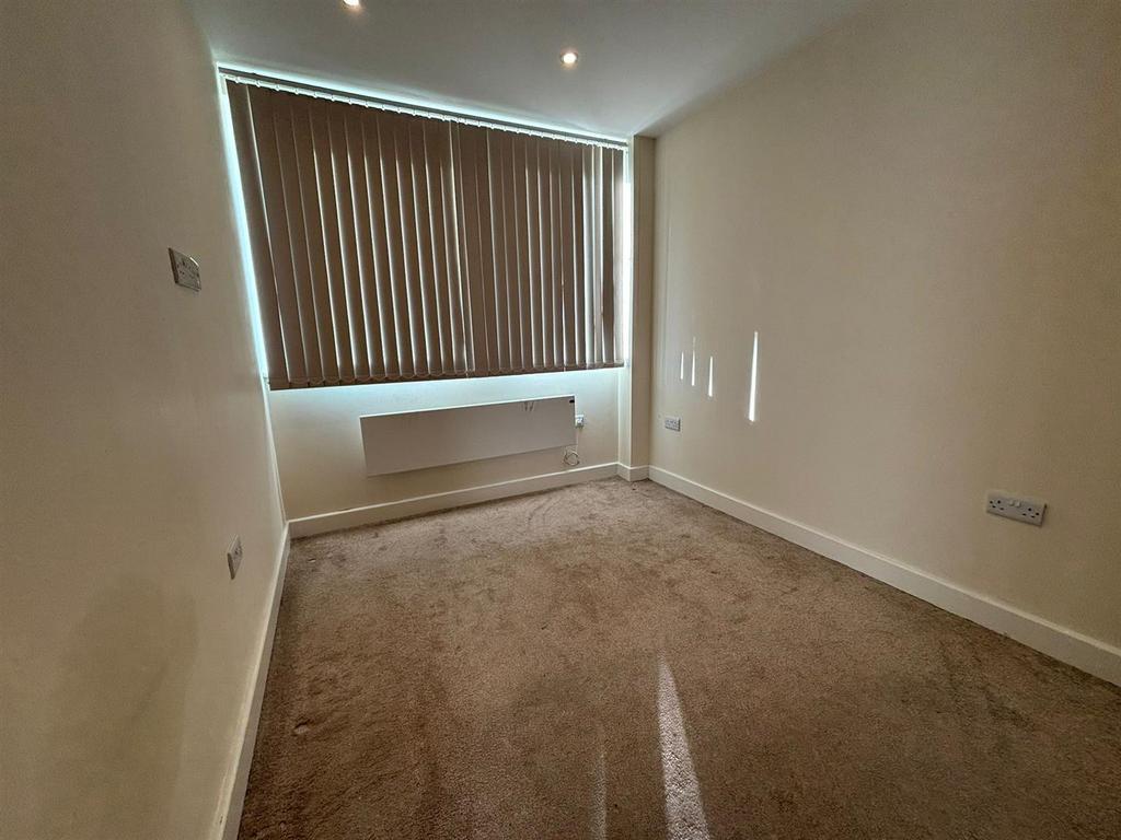 Second bedroom pic 1.jpeg