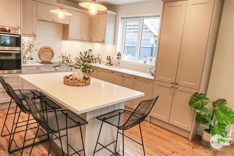 4 bedroom detached house for sale, Flanders Close, Burbage, Hinckley