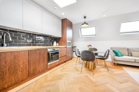 1 bedroom flat to rent, Lavender Hill, London SW11