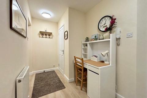 2 bedroom flat to rent, Caroline Apartments, Forbes Street, Aberdeen AB25