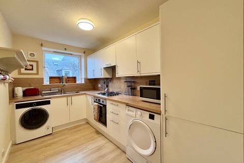 2 bedroom flat to rent, Caroline Apartments, Forbes Street, Aberdeen AB25
