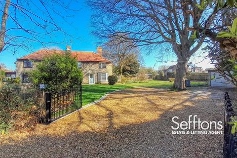 2 bedroom semi-detached house for sale, Lime Tree Avenue, Norwich, Norfolk