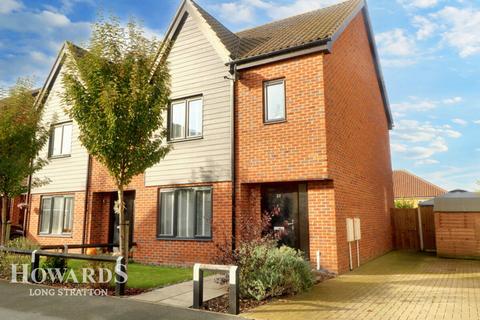 undefined, Kestrel Close, Harleston