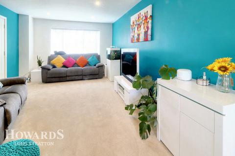 4 bedroom semi-detached house for sale, Kestrel Close, Harleston