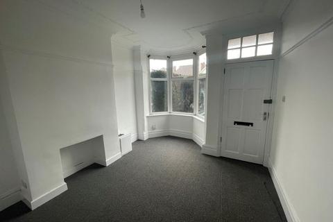 2 bedroom terraced house to rent, Fosse Road North, Leicester