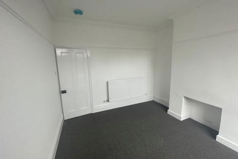 2 bedroom terraced house to rent, Fosse Road North, Leicester