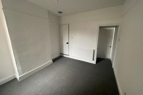 2 bedroom terraced house to rent, Fosse Road North, Leicester