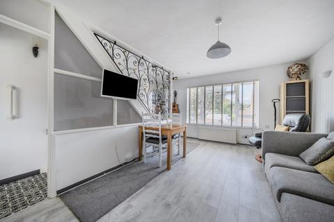 2 bedroom end of terrace house for sale, Eastbrook Close, Hampshire PO12