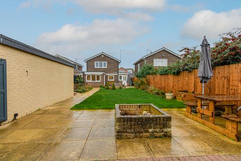 3 bedroom detached house for sale, Auborn Gardens, Peterborough, PE3