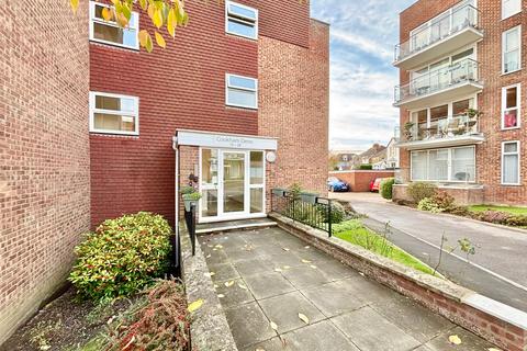 2 bedroom flat for sale, Buckhurst Road, Bexhill-on-Sea, TN40