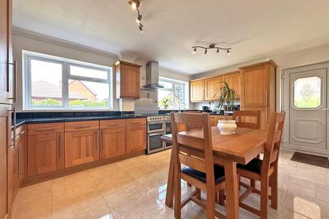 4 bedroom detached house for sale, Fairlawn Avenue, Washford Park Meole Village, Shrewsbury