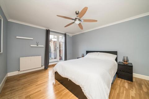 2 bedroom flat to rent, Knights Park, Kingston Upon Thames KT1