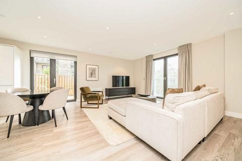 3 bedroom flat to rent, Creek Lane, London SW18