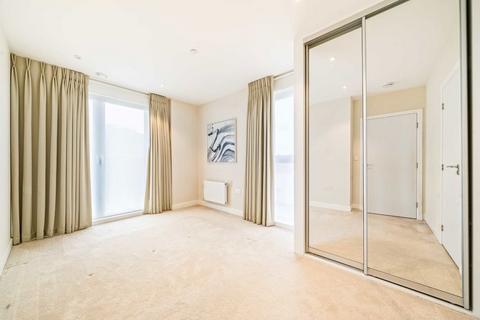 3 bedroom flat to rent, Creek Lane, London SW18