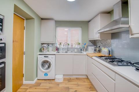 4 bedroom end of terrace house for sale, Upper Field Close, Church Hill, Redditch, B98