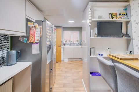 4 bedroom end of terrace house for sale, Upper Field Close, Church Hill, Redditch, B98