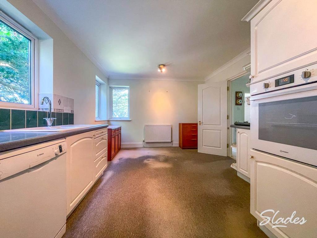 5 byron kitchen 2
