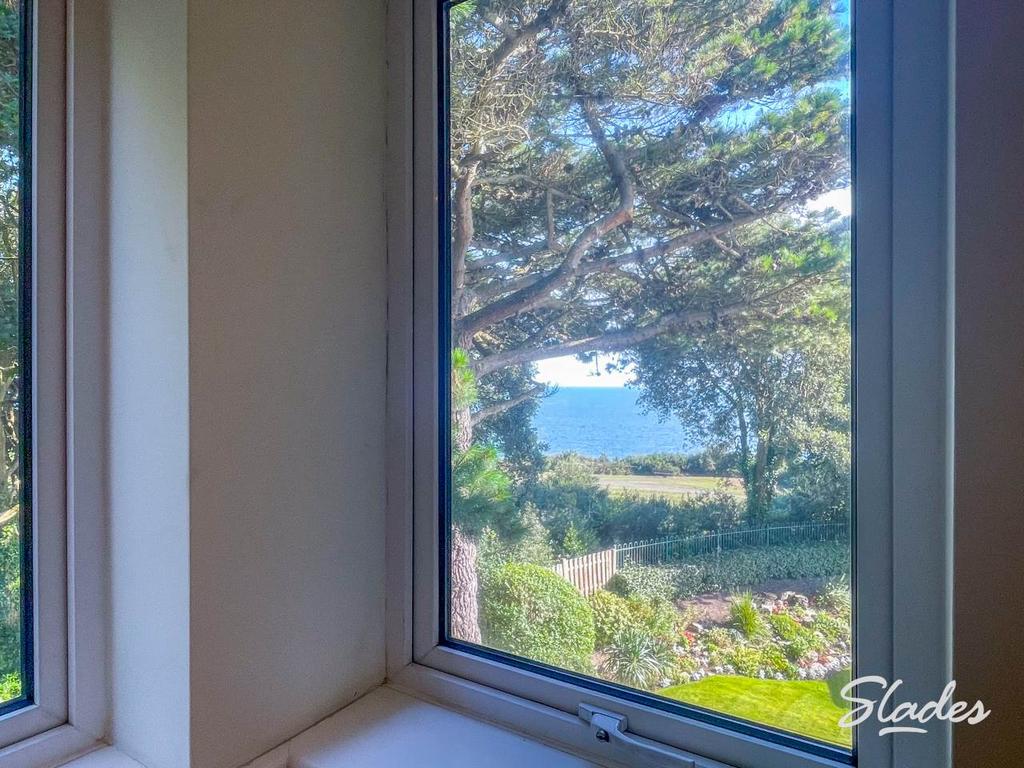 5 byron kitchen view