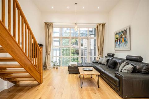3 bedroom flat for sale, City Road, London EC1V