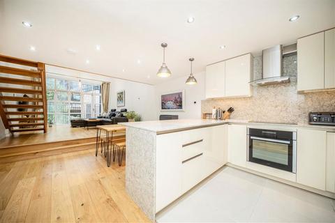 3 bedroom flat for sale, City Road, London EC1V