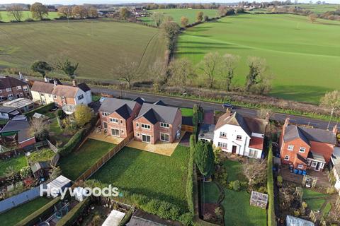 4 bedroom detached house to rent, Churnet Valley Road, Kingsley Holt, Stoke-on-Trent, Staffordshire