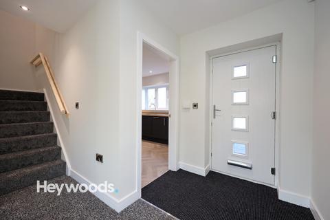 4 bedroom detached house to rent, Churnet Valley Road, Kingsley Holt, Stoke-on-Trent, Staffordshire