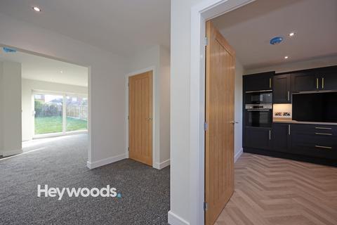 4 bedroom detached house to rent, Churnet Valley Road, Kingsley Holt, Stoke-on-Trent, Staffordshire