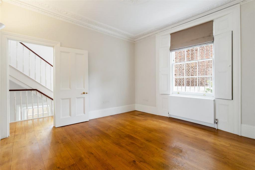 19 Chalcot Crescent NW1 8 YE-No Watermark-13.jpg