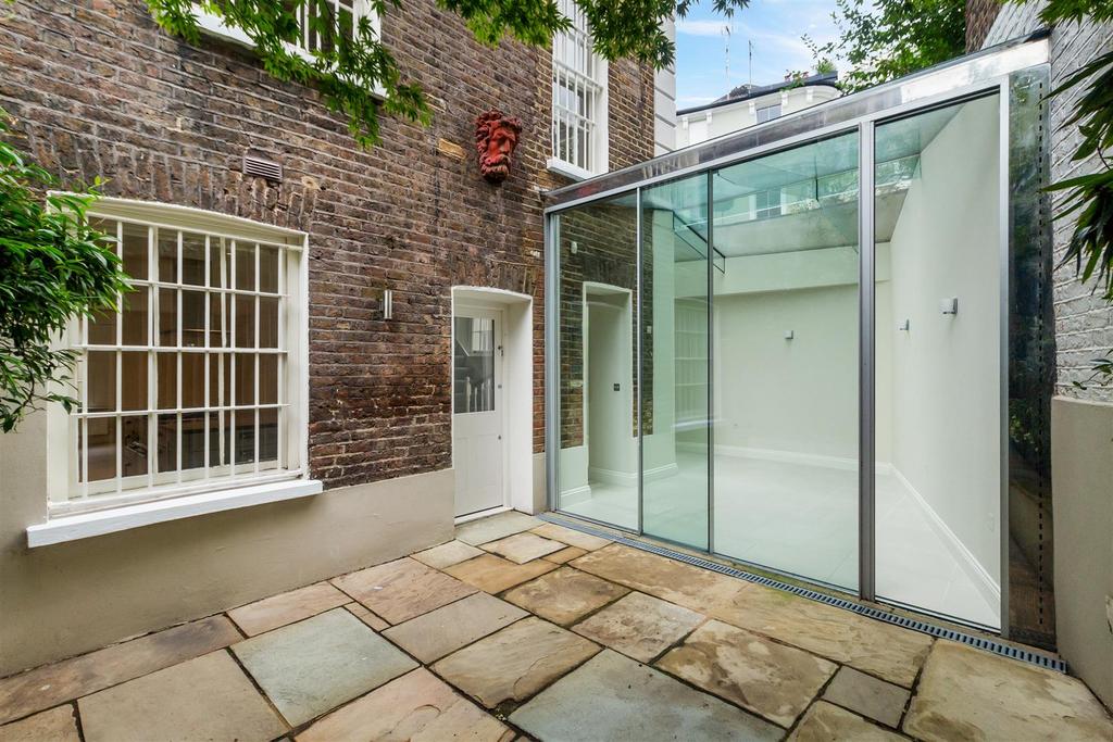 19 Chalcot Crescent NW1 8 YE-No Watermark-20.jpg