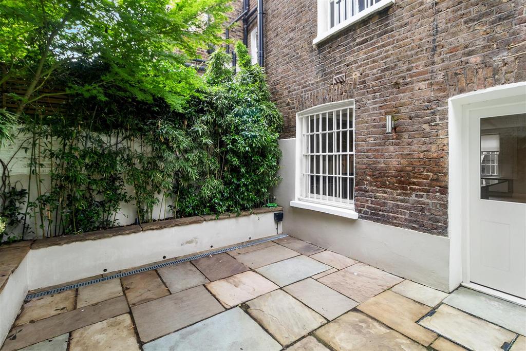19 Chalcot Crescent NW1 8 YE-No Watermark-19.jpg