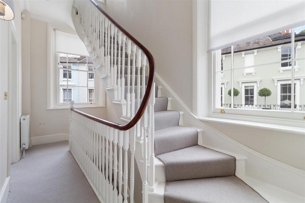 19 Chalcot Crescent NW1 8 YE-No Watermark-6.jpg