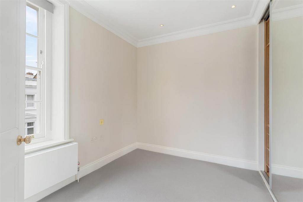 19 Chalcot Crescent NW1 8 YE-No Watermark-4.jpg