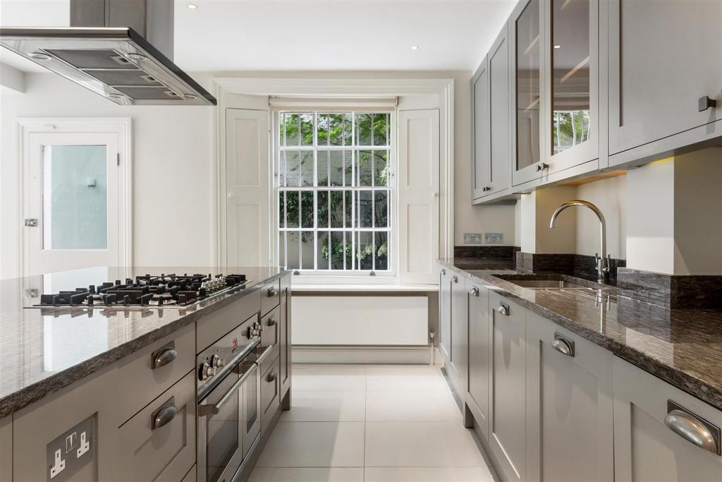 19 Chalcot Crescent NW1 8 YE-No Watermark-14.jpg