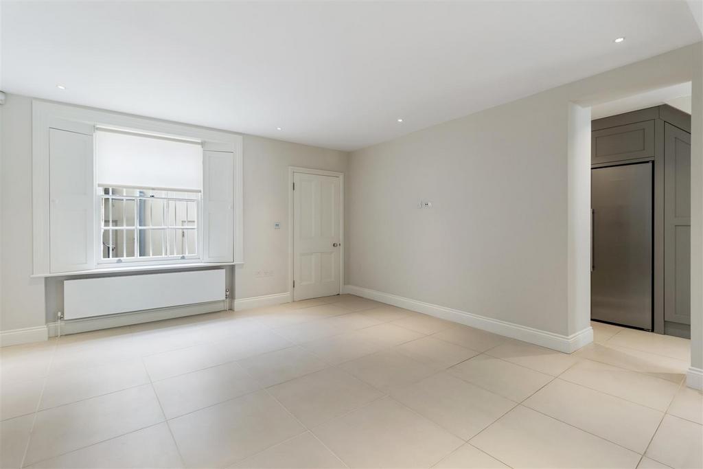 19 Chalcot Crescent NW1 8 YE-No Watermark-16.jpg