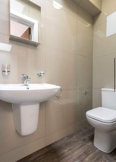 1 bedroom in a flat share to rent, Uxbridge Road, London W12