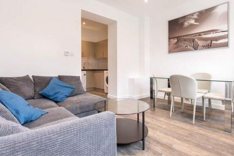 1 bedroom in a flat share to rent, Uxbridge Road, London W12