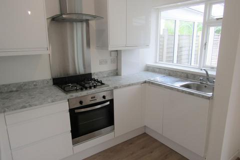 3 bedroom semi-detached house to rent, Monsal Road, Birmingham B42