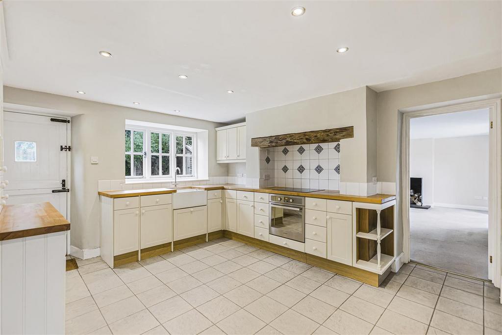 3 Kitchen A.JPG