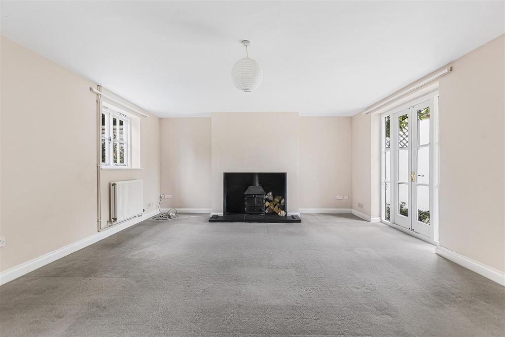3 Living Room A.JPG