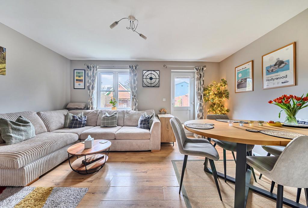 Sitting/Dining Room