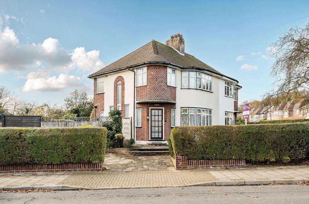 Davidson Frost-Wellings, DFW, Stanmore, Felbridge