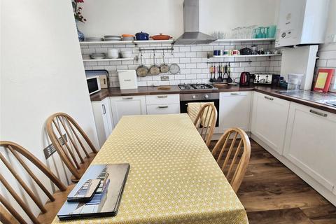 3 bedroom house to rent, Salem Road, PO37