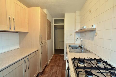 2 bedroom flat to rent, September Court, Hillingdon Road, Uxbridge, UB10