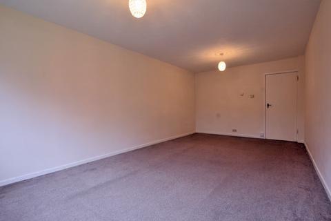 2 bedroom flat to rent, September Court, Hillingdon Road, Uxbridge, UB10