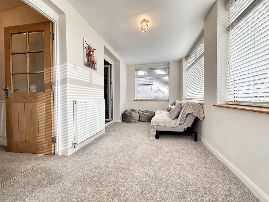 Entrance/Office