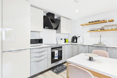 2 bedroom flat for sale, Onslow Road, Surrey GU1