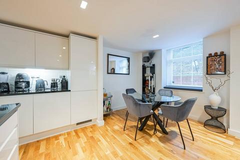 2 bedroom flat to rent, 4 Woolwich Manor Way,, Gallions Reach, London, E16