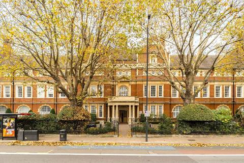 Lurline Gardens, London SW11