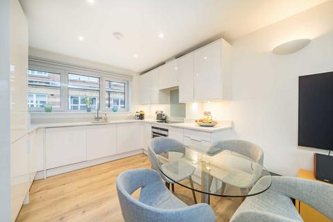2 bedroom flat for sale, Lurline Gardens, London SW11