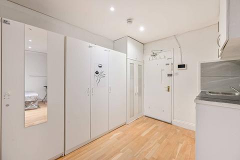 Studio to rent, Queensway, Queensway, London, W2